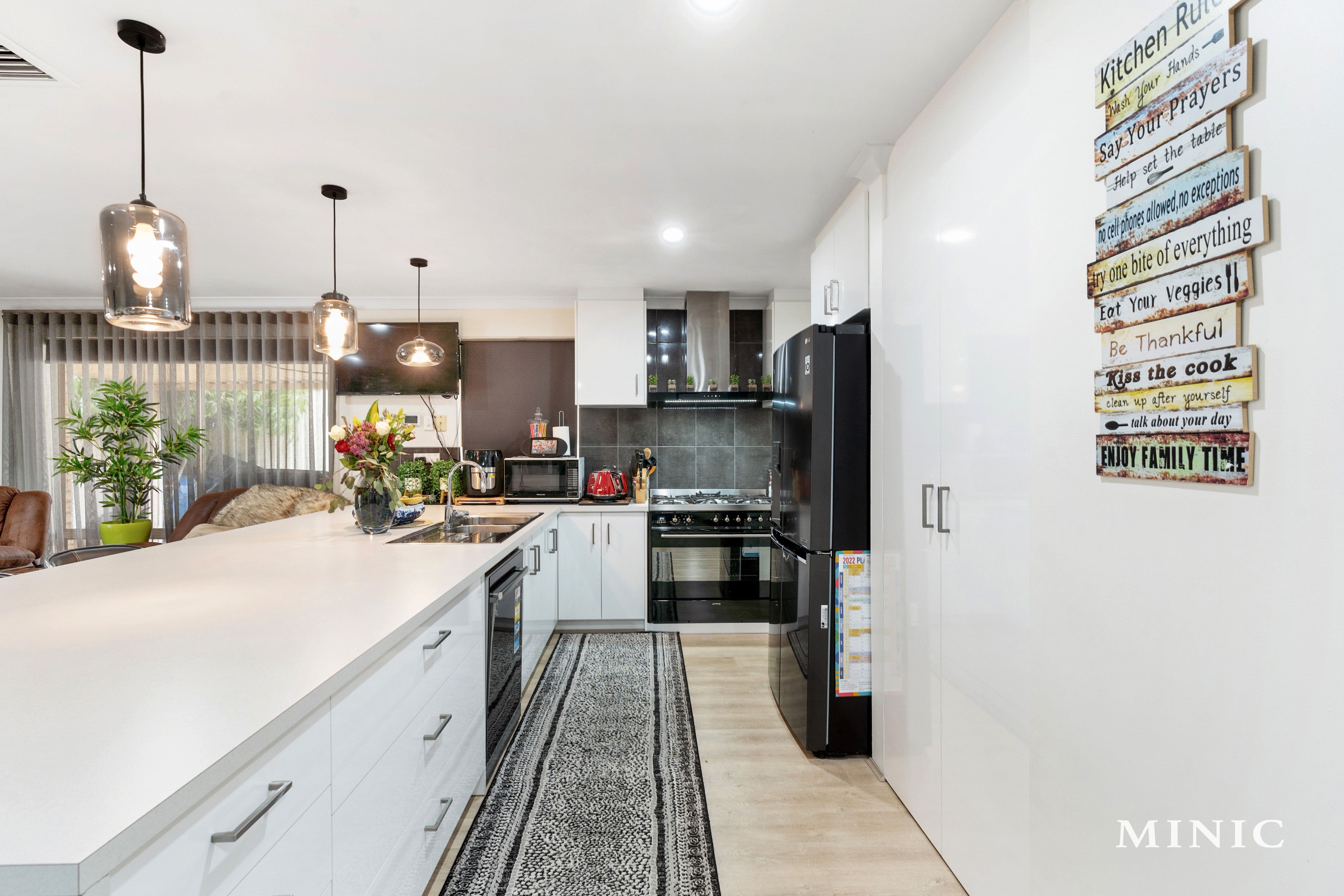 Real Estate For Sale 30 Forest Lakes Drive Thornlie , WA