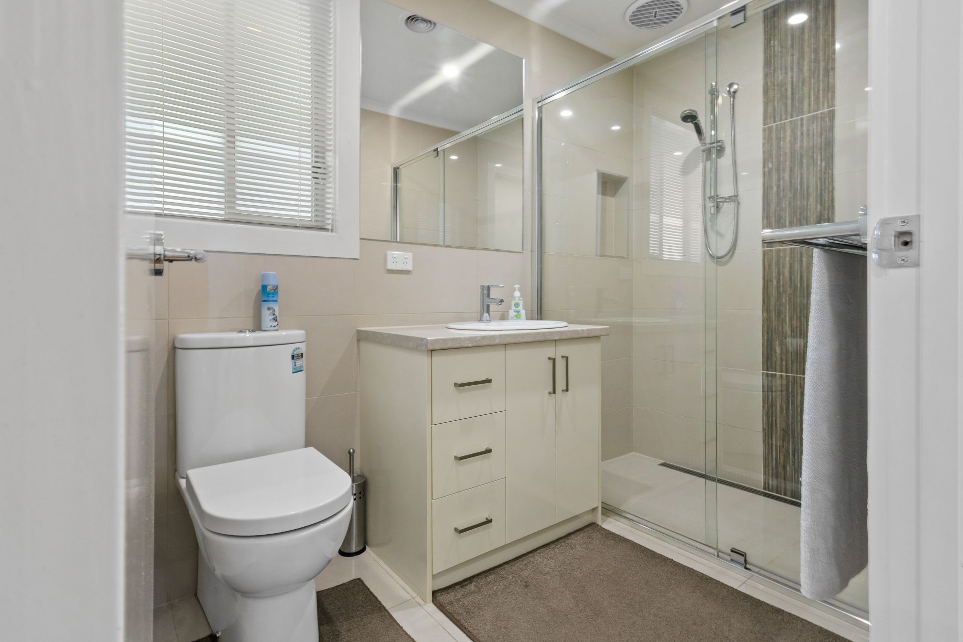 1/11 Driftwood Court, Narre Warren OBrien Real Estate