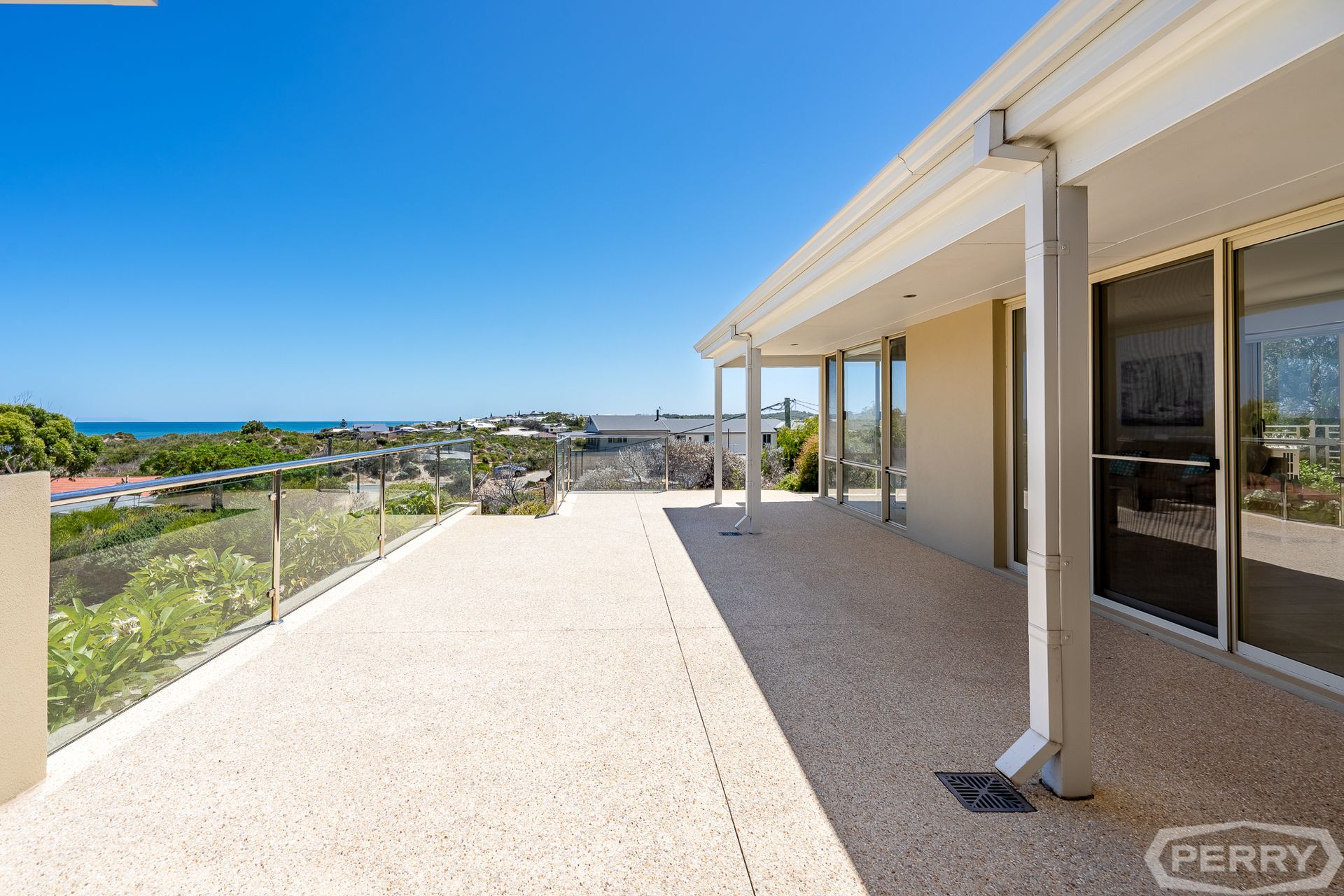 11 Oceanic Drive, Dawesville H.& N. PERRY