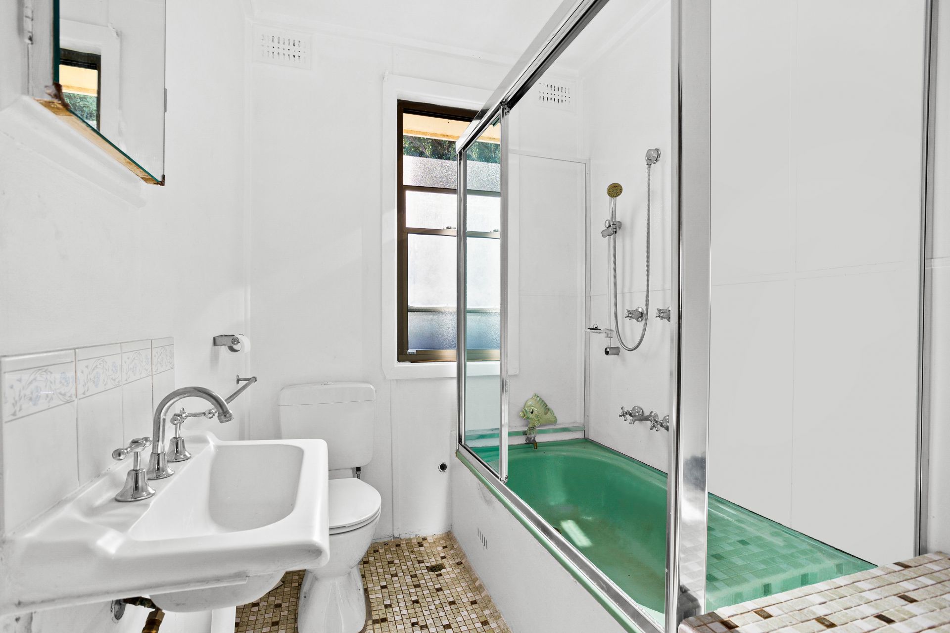 Real Estate For Sale 2 Gillard Place Berkeley , NSW