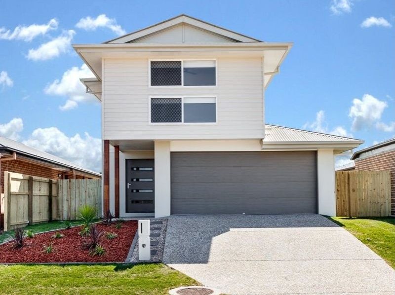 6 Avoca Place, REDLAND BAY Living Property Management