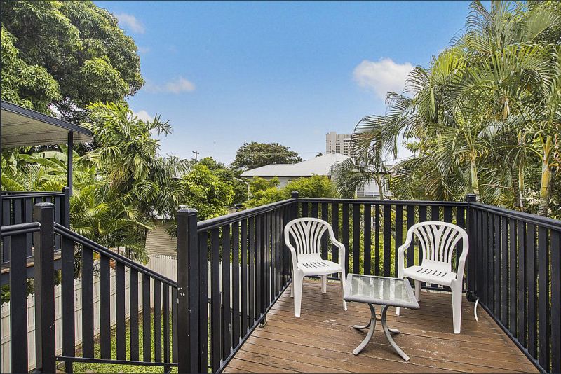 4/7 Warburton Street, North Ward Harcourts Kingsberry Townsville