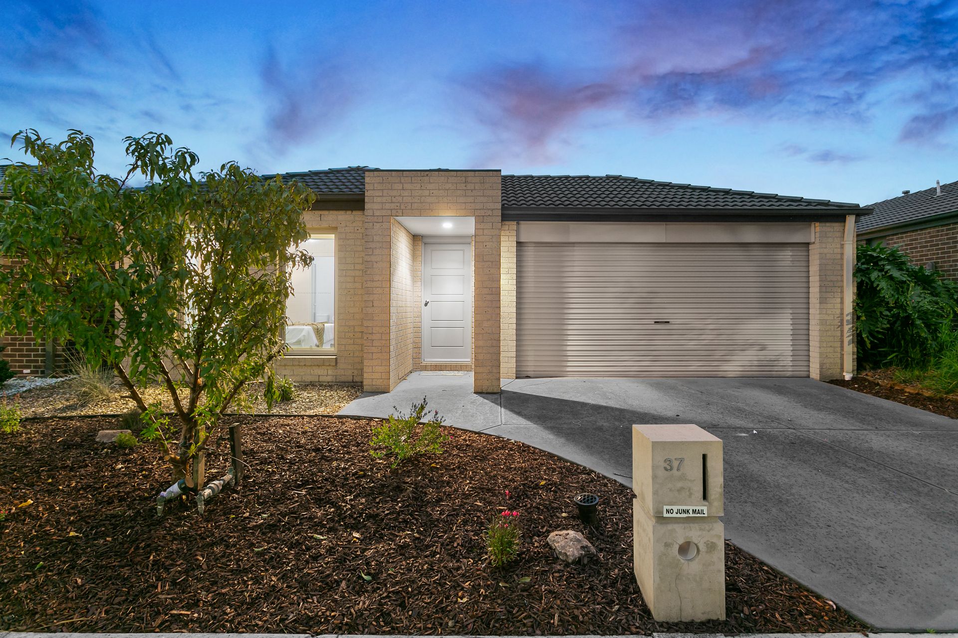 37 Mickleham Drive, Cranbourne North OBrien Real Estate