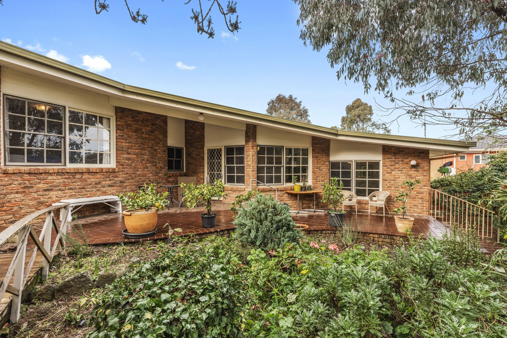 5 Cotswold Crescent, Kennington DCK Real Estate