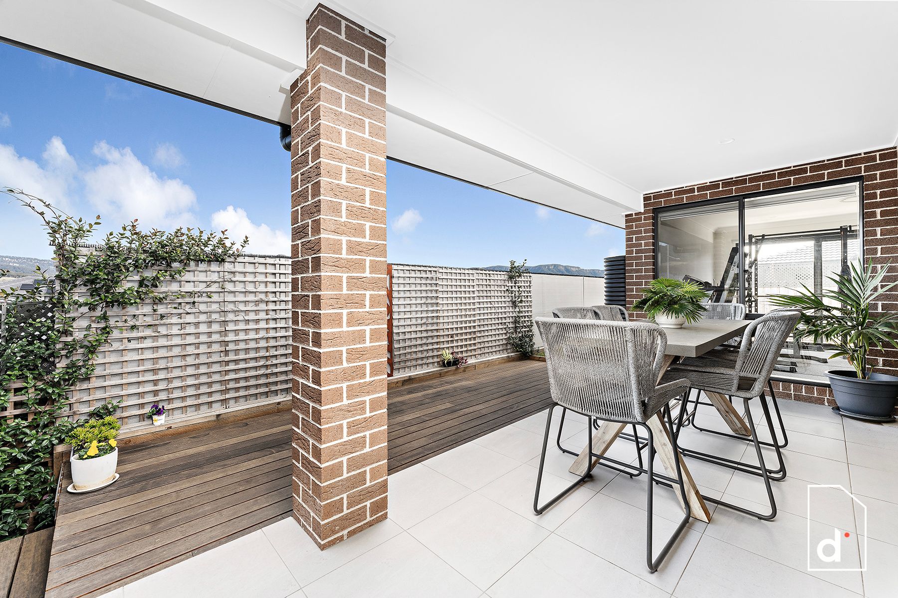 Sold property 975000 for 8 Huskisson Street Tullimbar , NSW 2527