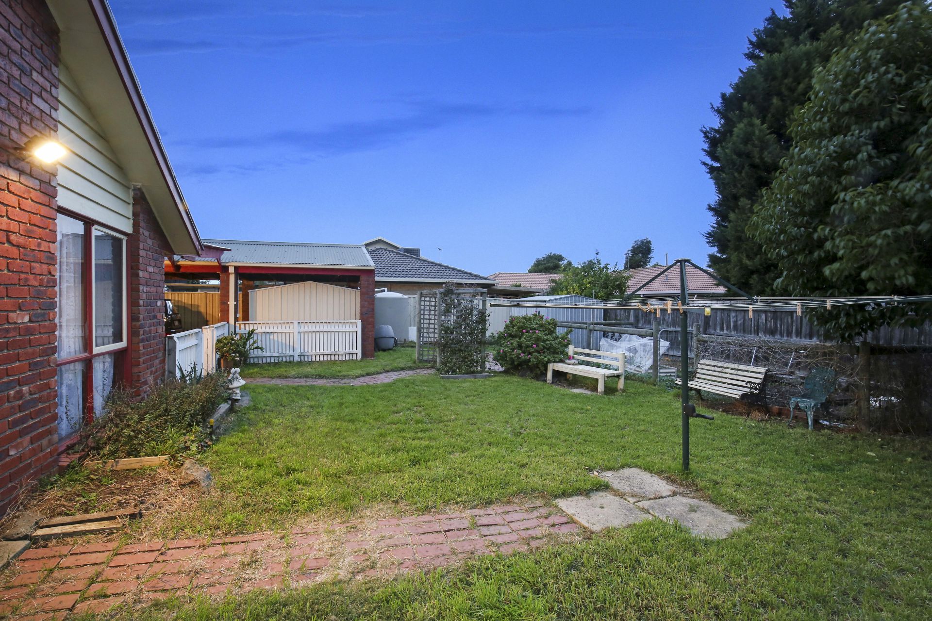 Real Estate For Sale 192 Roycroft Avenue Mill Park , VIC