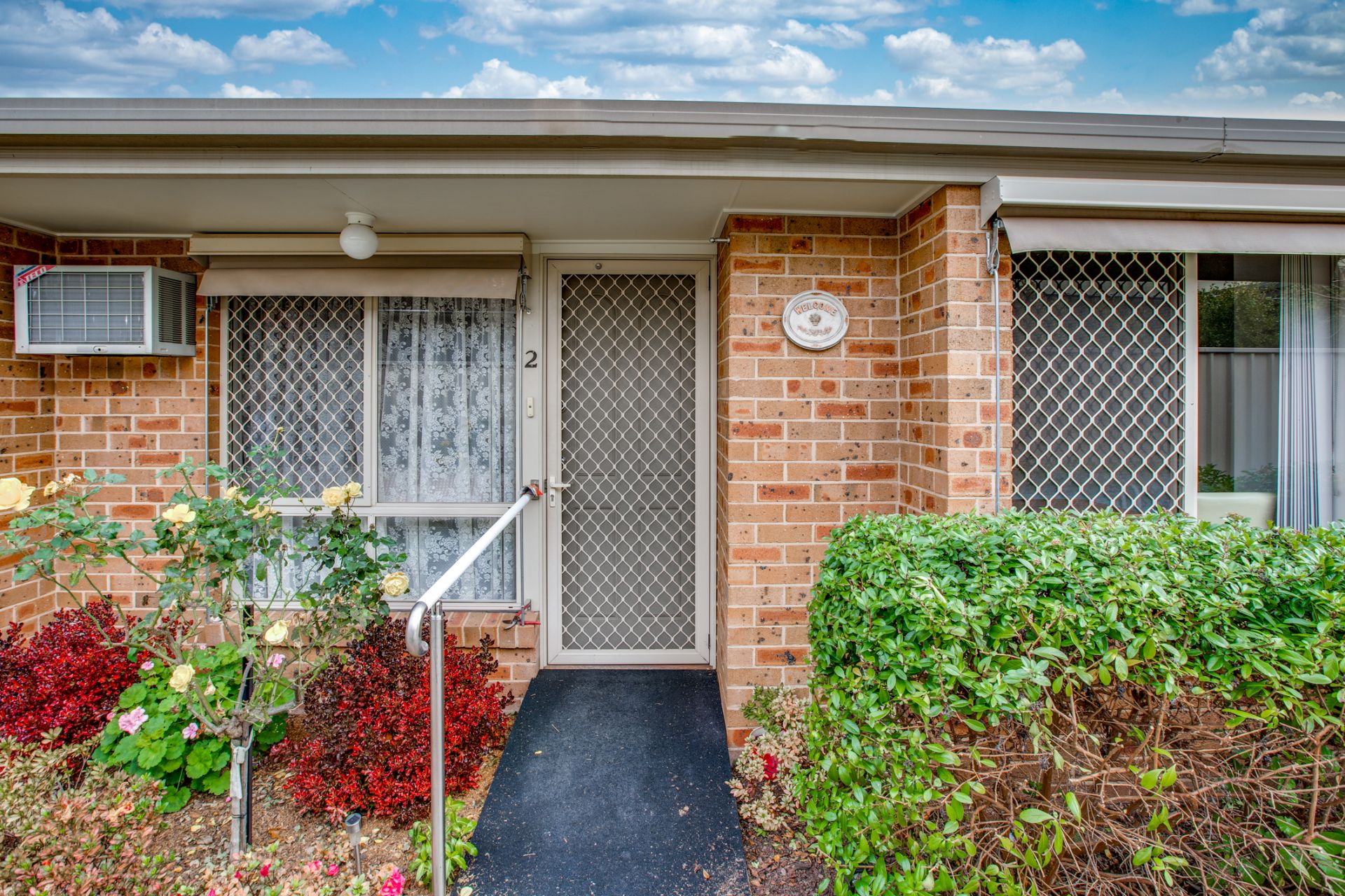 2/472 Breen Street, Lavington Rudy Yonson Real Estate