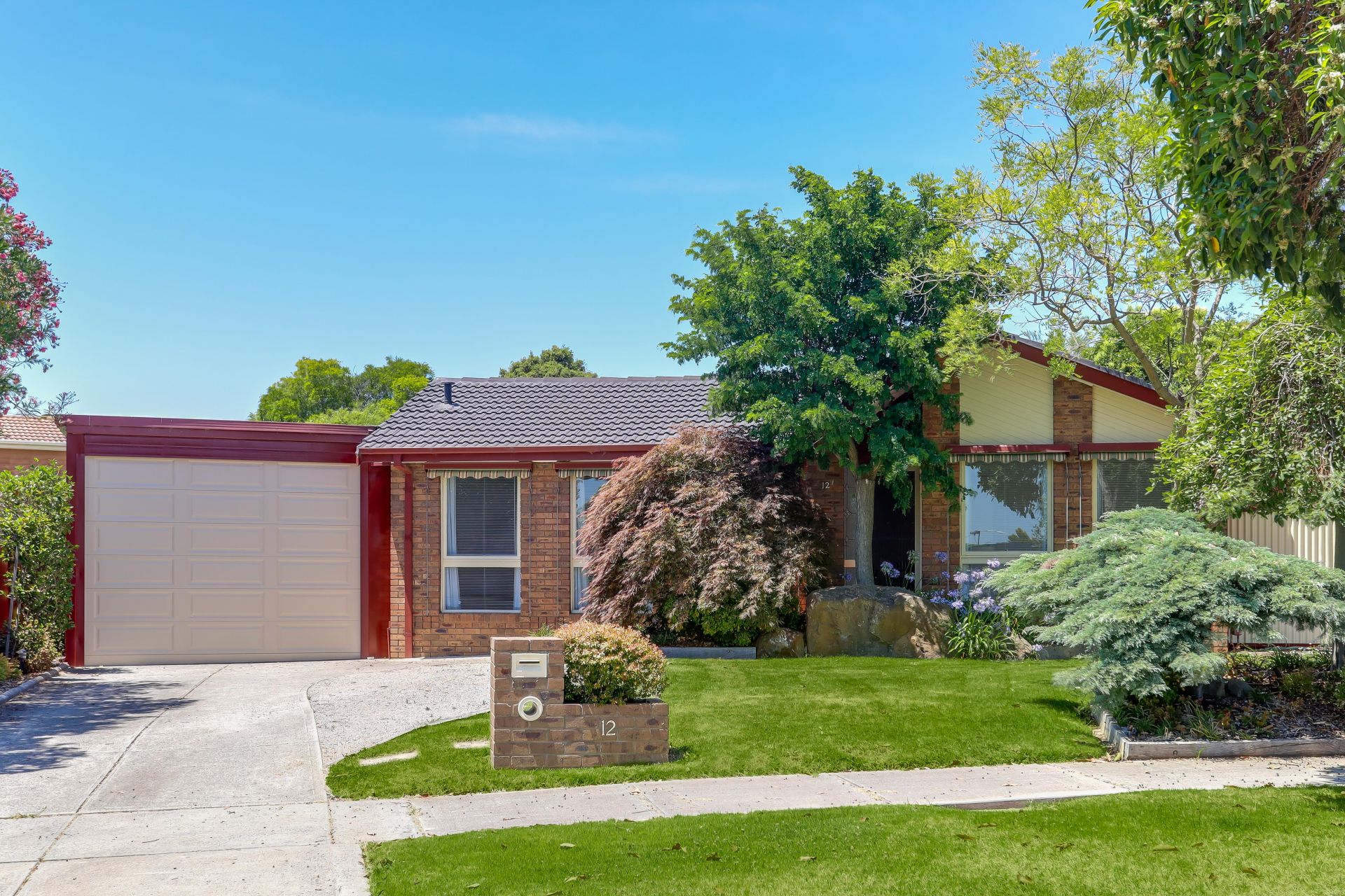 12 Angourie Crescent, Taylors Lakes OBrien Real Estate