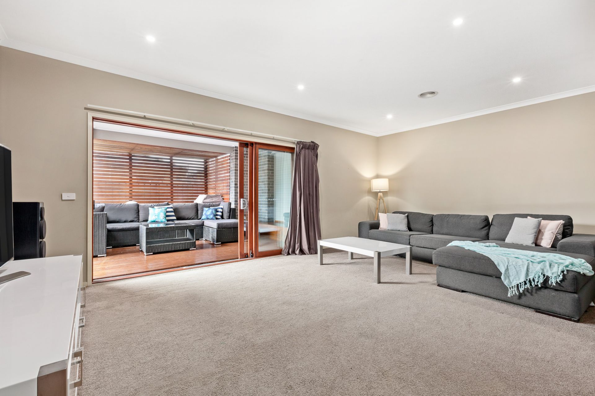 Real Estate For Sale 14 Westgarth Road Mernda , VIC
