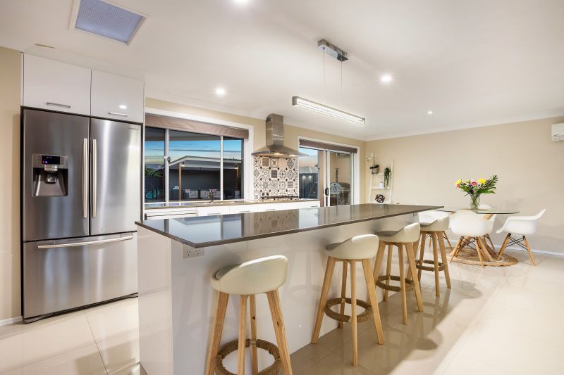 Real Estate For Sale 8 Honeywood Court Burleigh Waters , QLD
