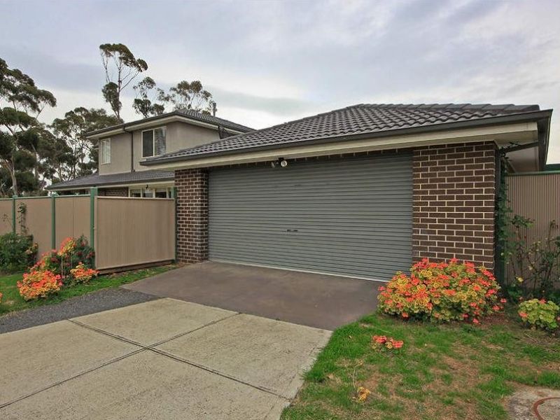 17 Kingsbridge Circuit, Cairnlea Sweeney Estate Agents