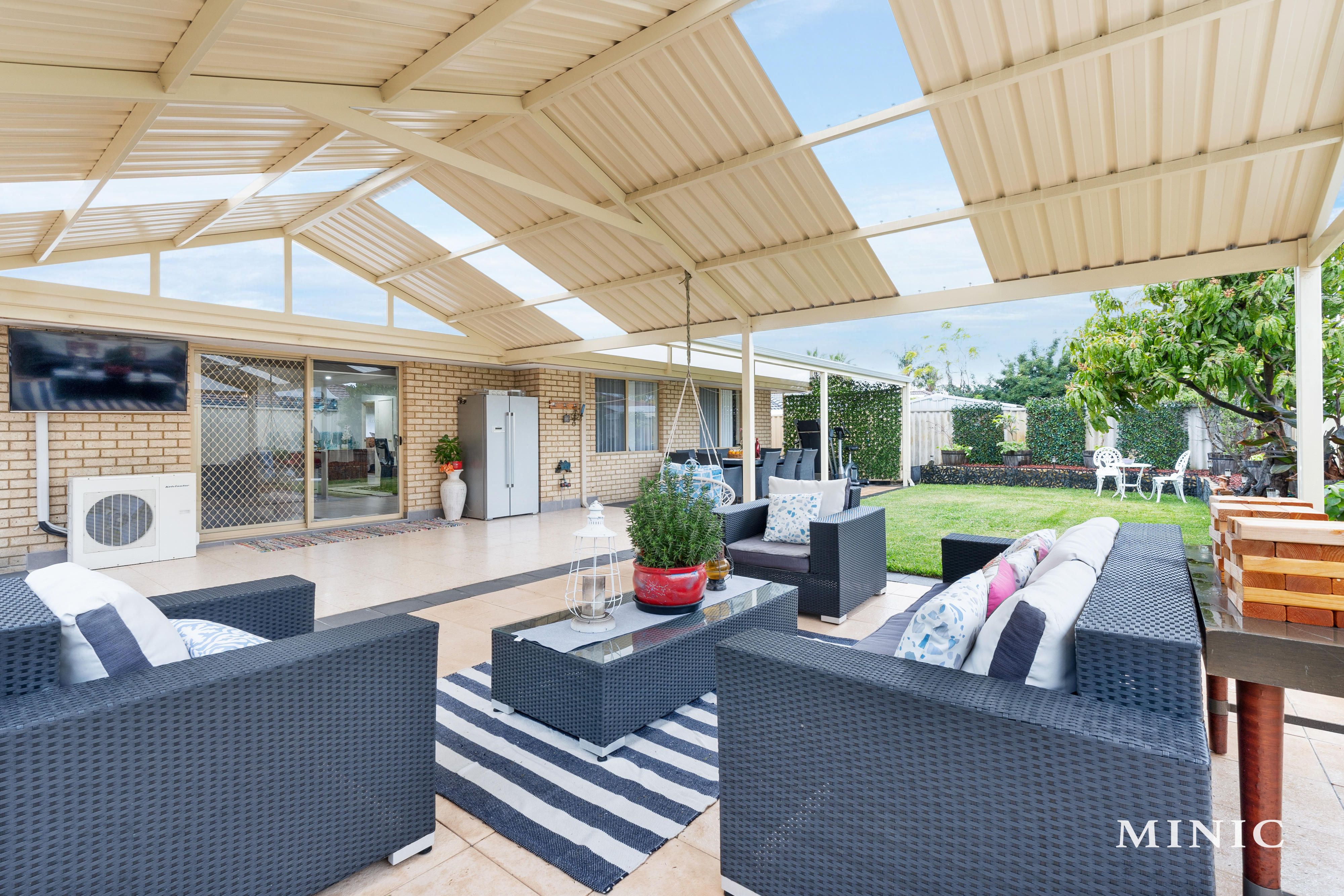 Real Estate For Sale 30 Forest Lakes Drive Thornlie , WA