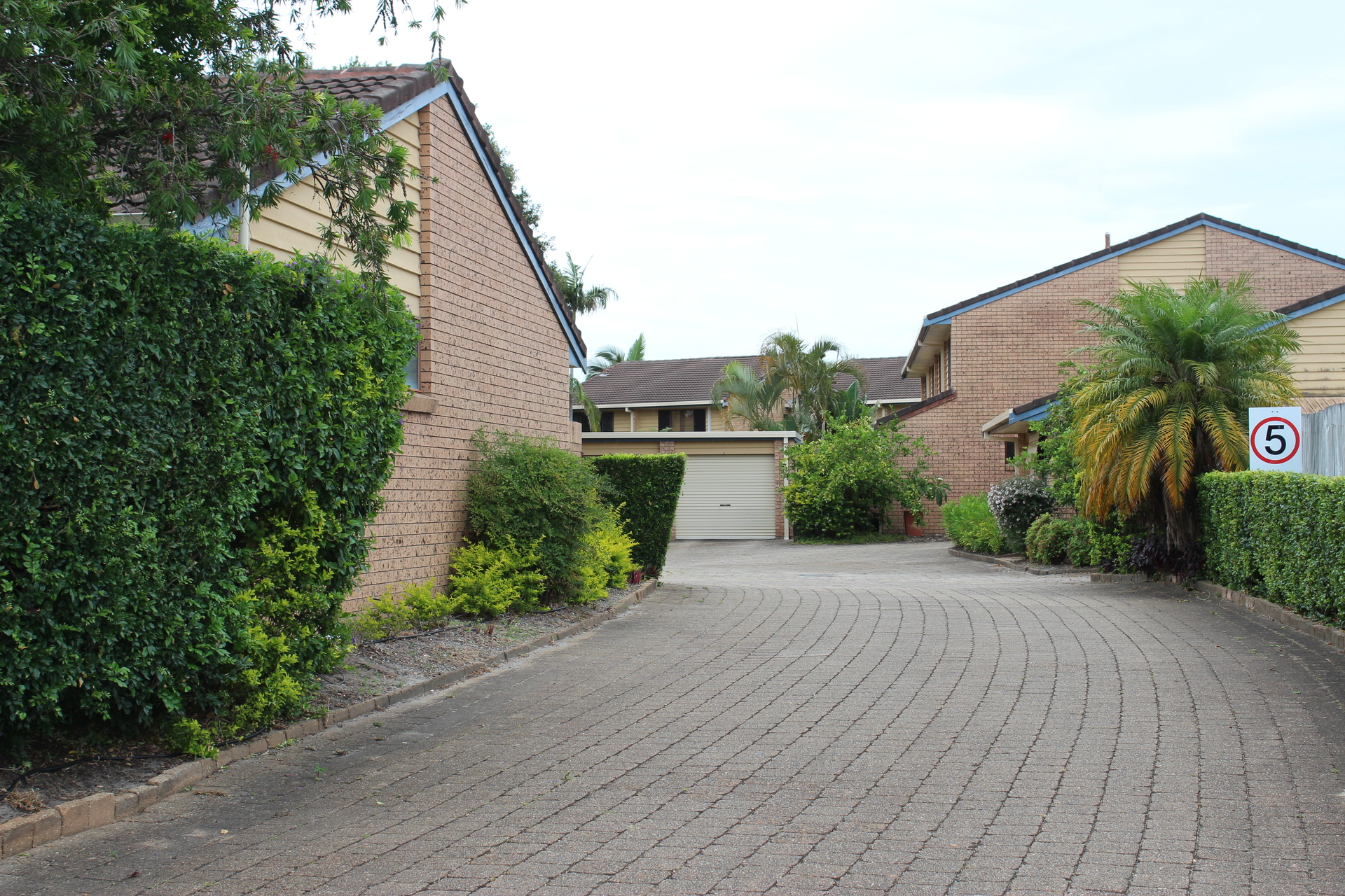 3/105 Christine Avenue, BURLEIGH WATERS, QLD, 4220 Townhouse buyMyplace