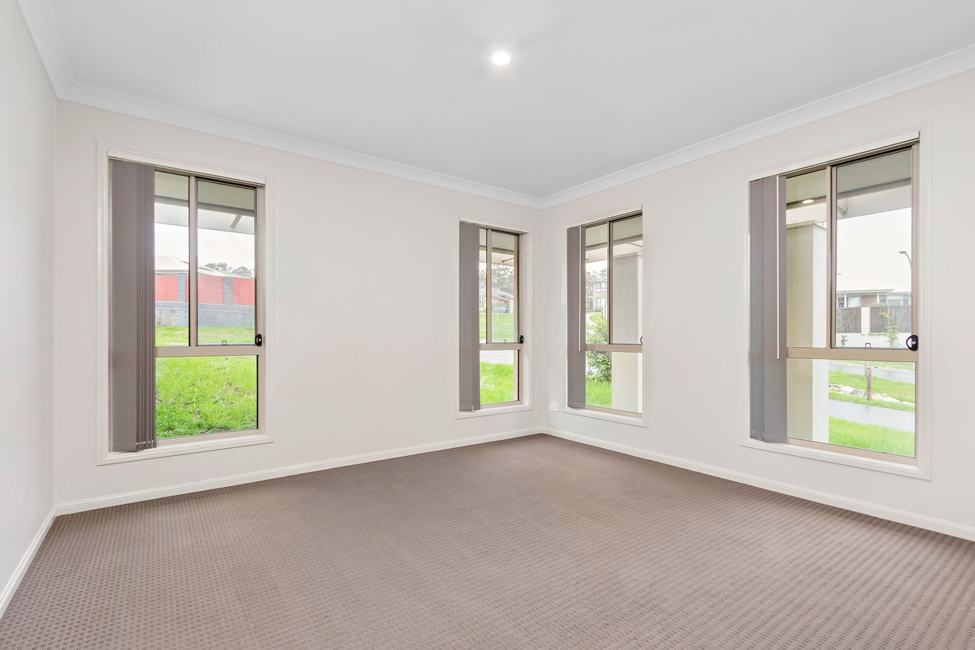Real Estate For Lease 6 OUTLOOK Boulevard Fletcher , NSW