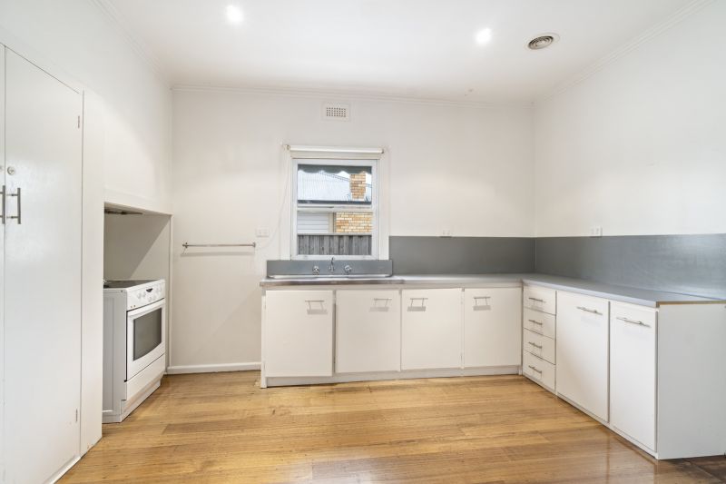 17 Armstrong Street, Colac Colac to Coast