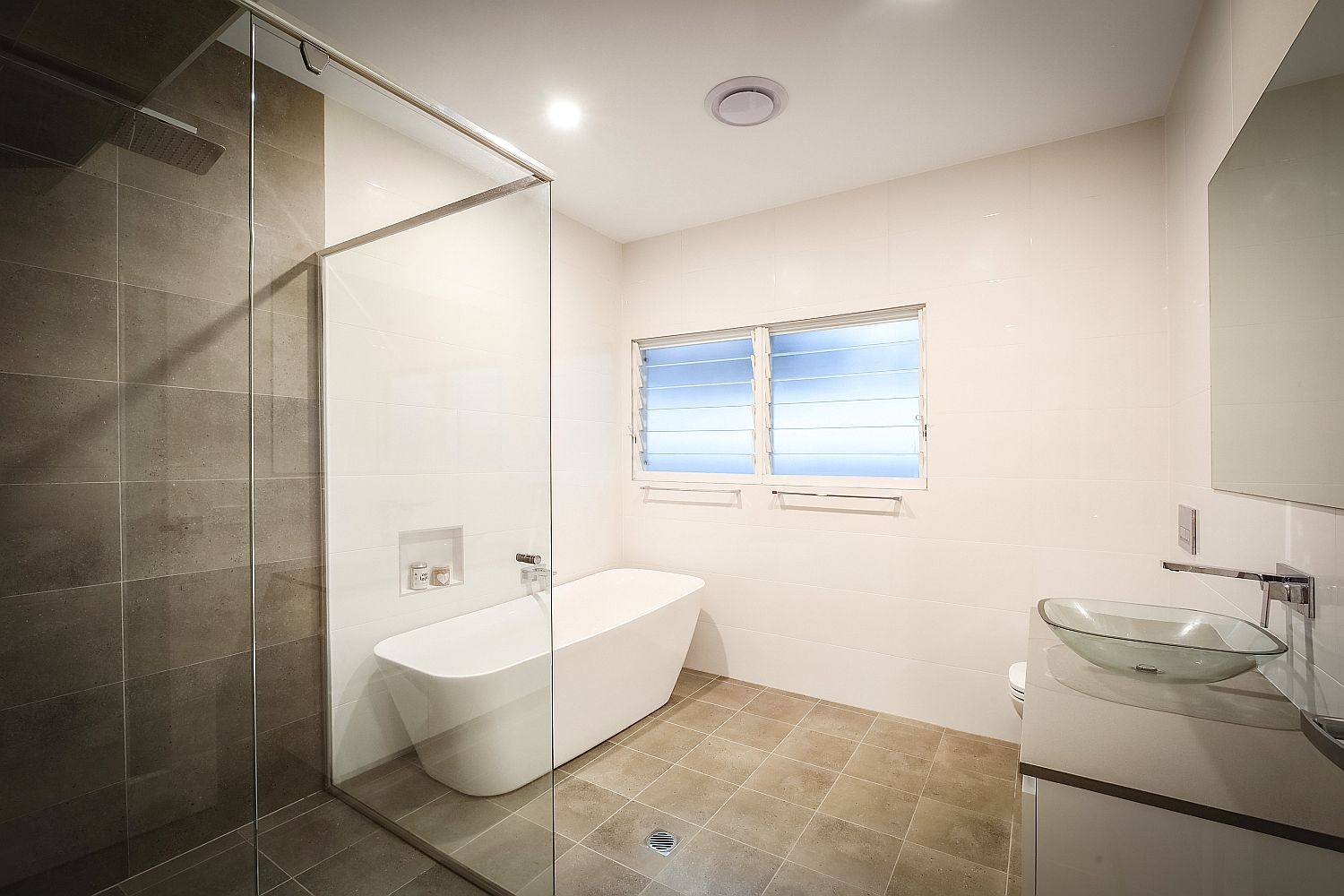 Real Estate For Sale 5 Lucinda Avenue Killarney Vale , NSW