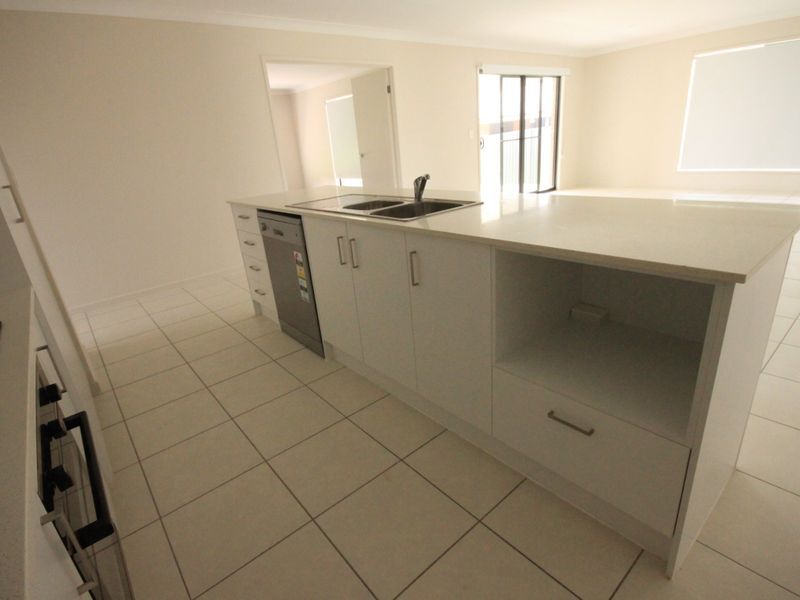 18 Leonie Court, LOGAN VILLAGE Living Property Management