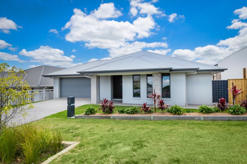 Real Estate For Sale 3 Hyacinth Street Bridgeman Downs , QLD