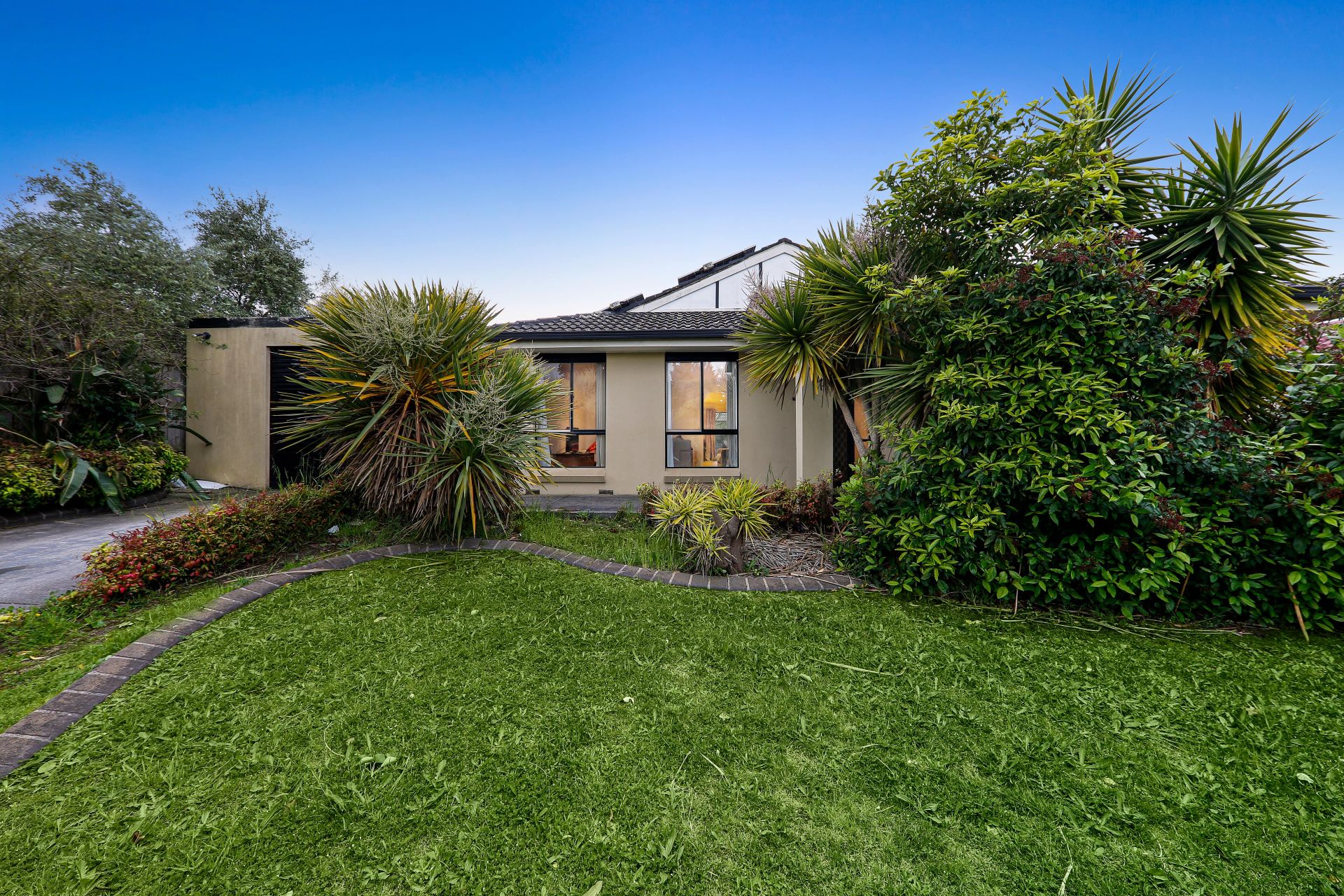 128 Kurrajong Road, Narre Warren OBrien Real Estate