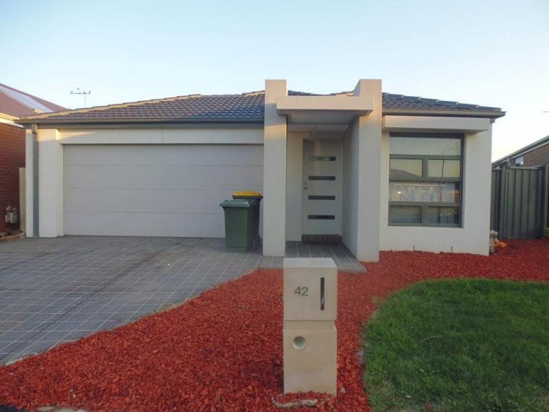 42 Parkway, Deer Park OBrien Real Estate