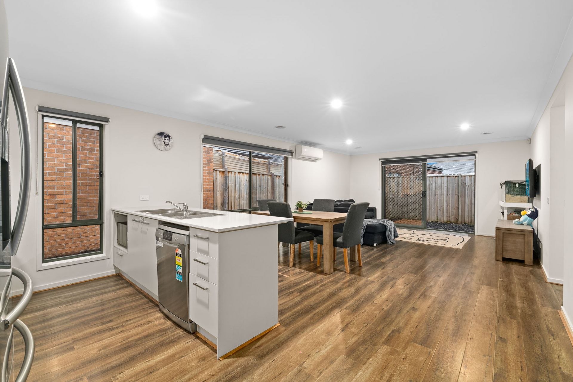 30 Grande Belmond Avenue, Clyde OBrien Real Estate