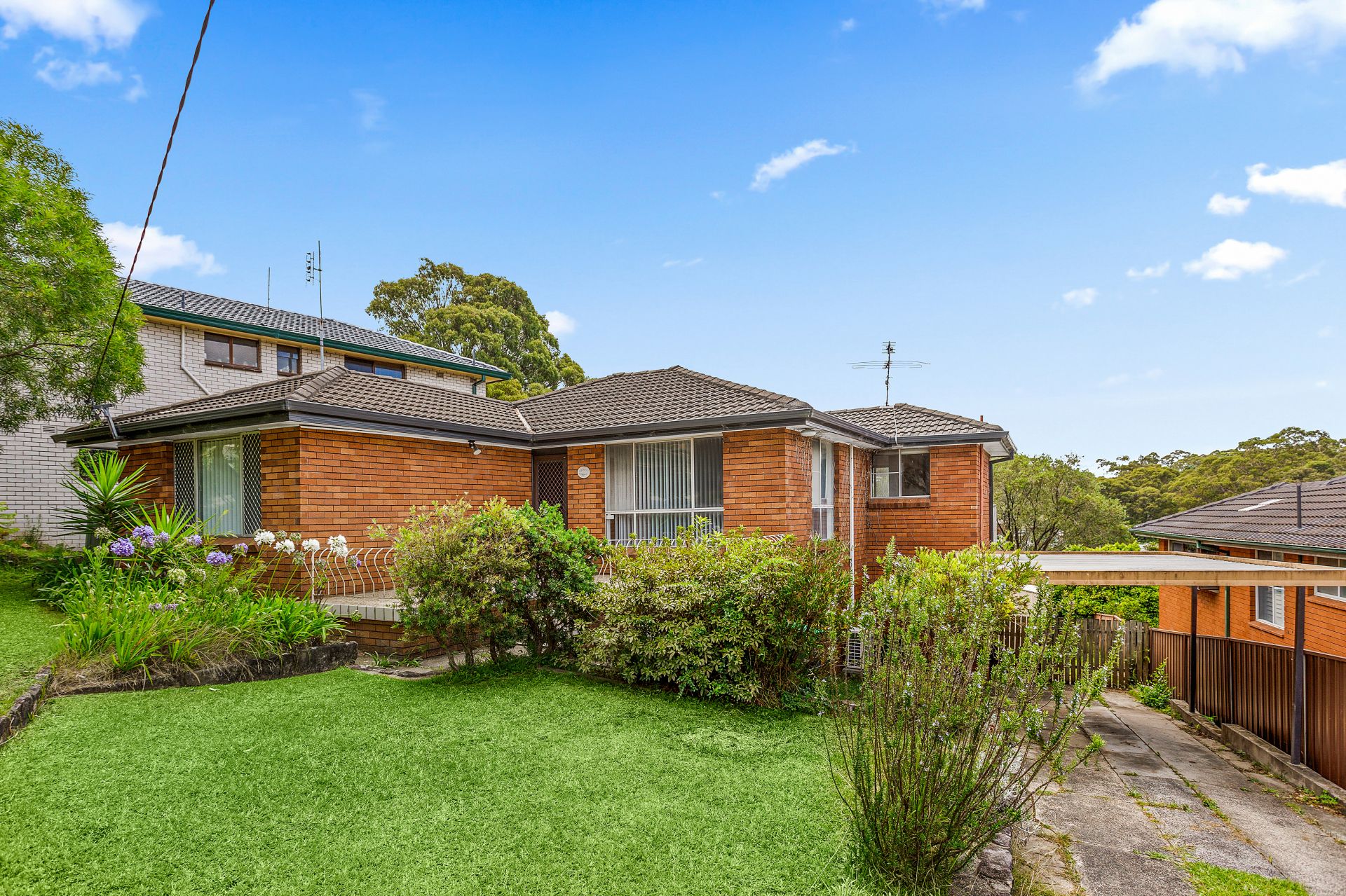 Real Estate For Sale 32 Gellatly Avenue Figtree , NSW