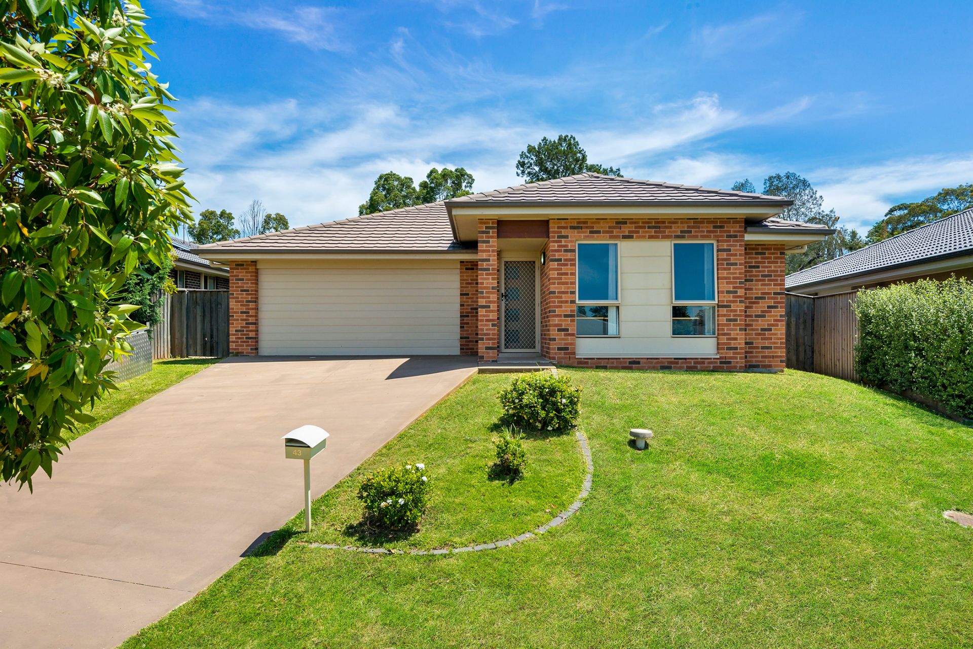 Real Estate For Sale 43 Finch Crescent Aberglasslyn , NSW