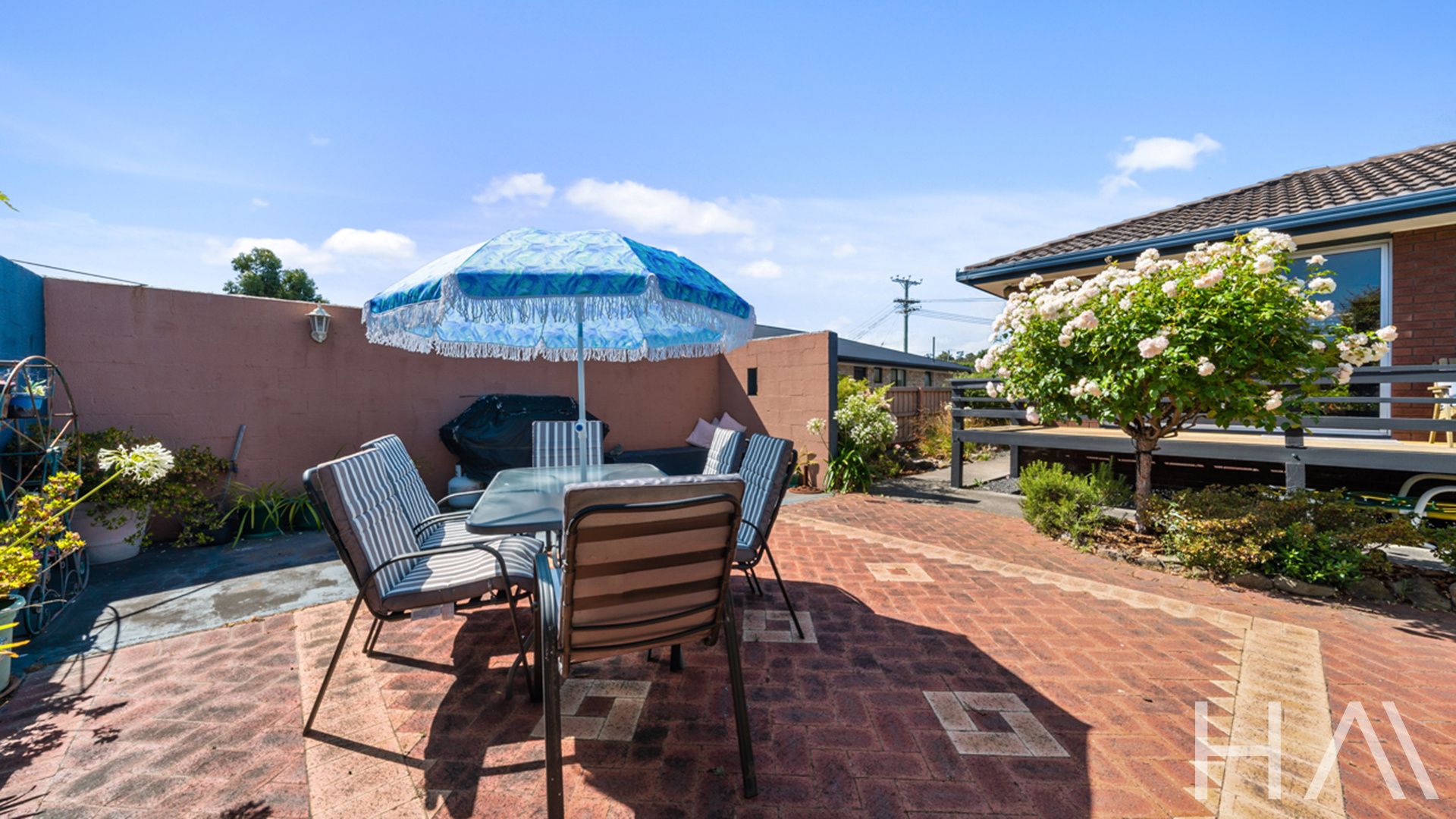 9 Sun Valley Drive, Old Beach Harrison Agents