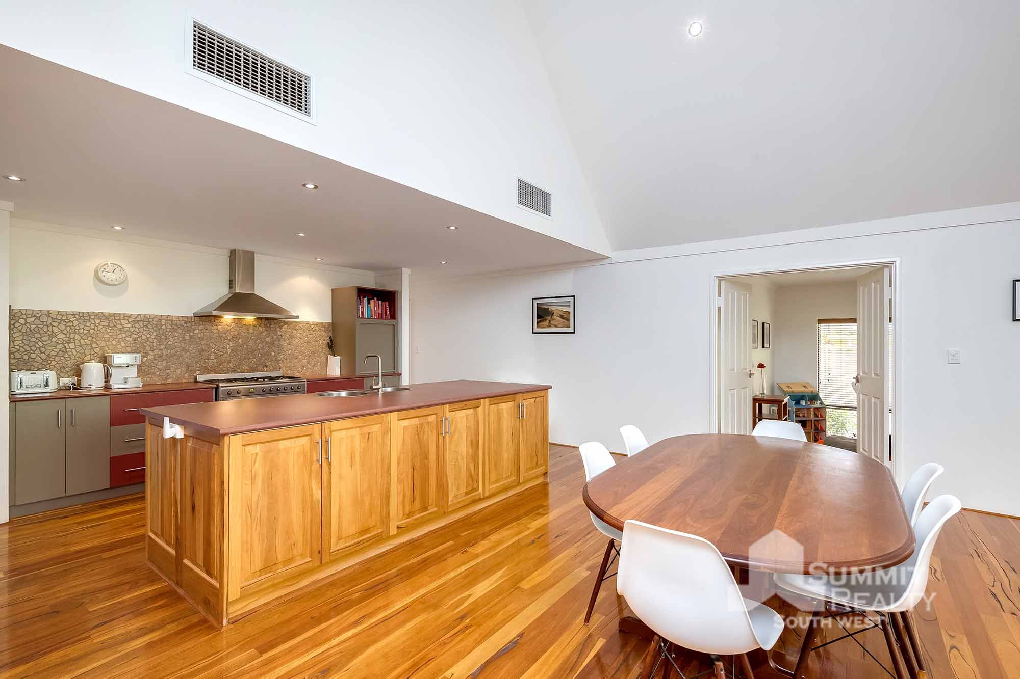 Real Estate For Sale 17 Gascoyne Circle Millbridge , WA