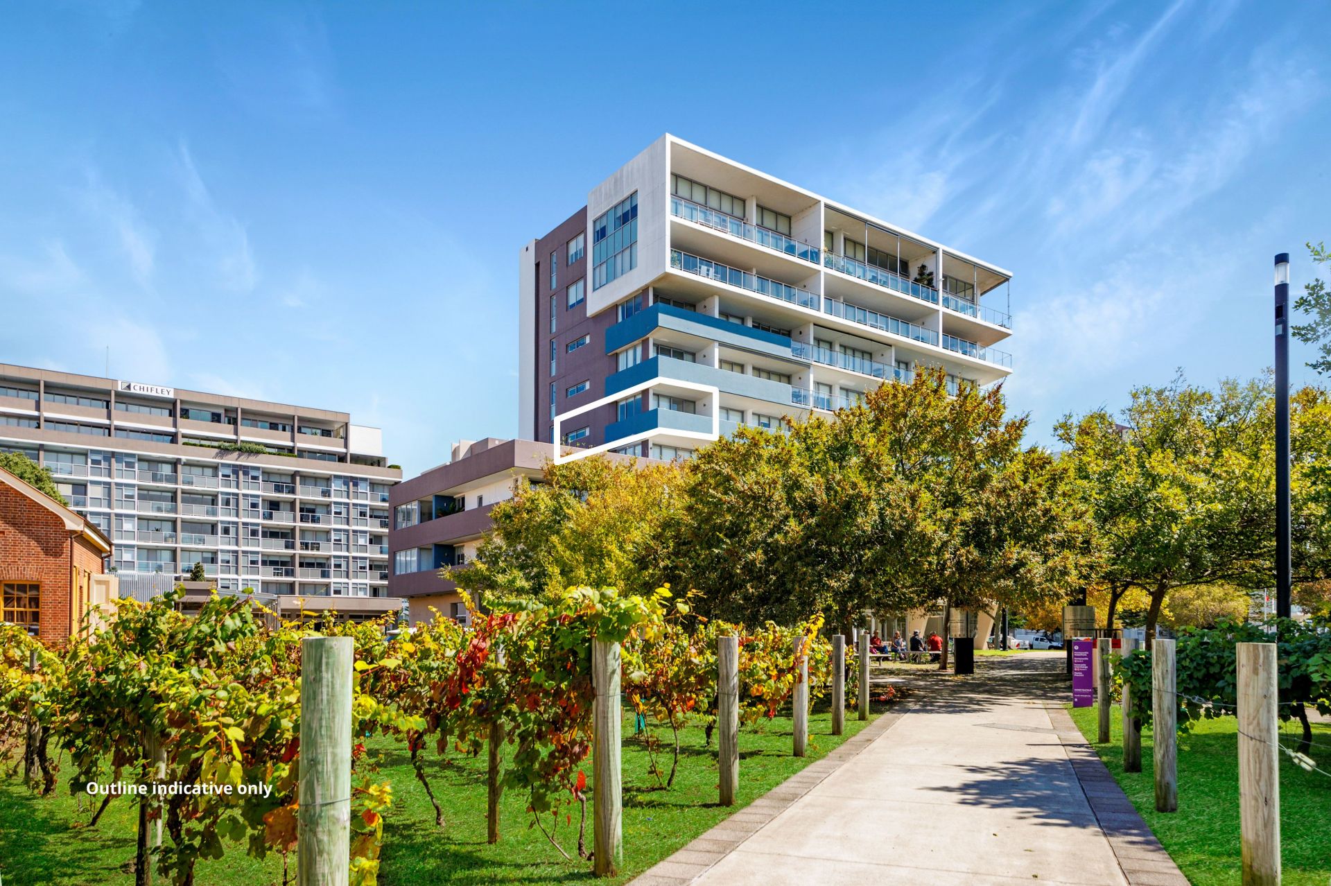 401/2 Honeysuckle Drive, Newcastle Street Property