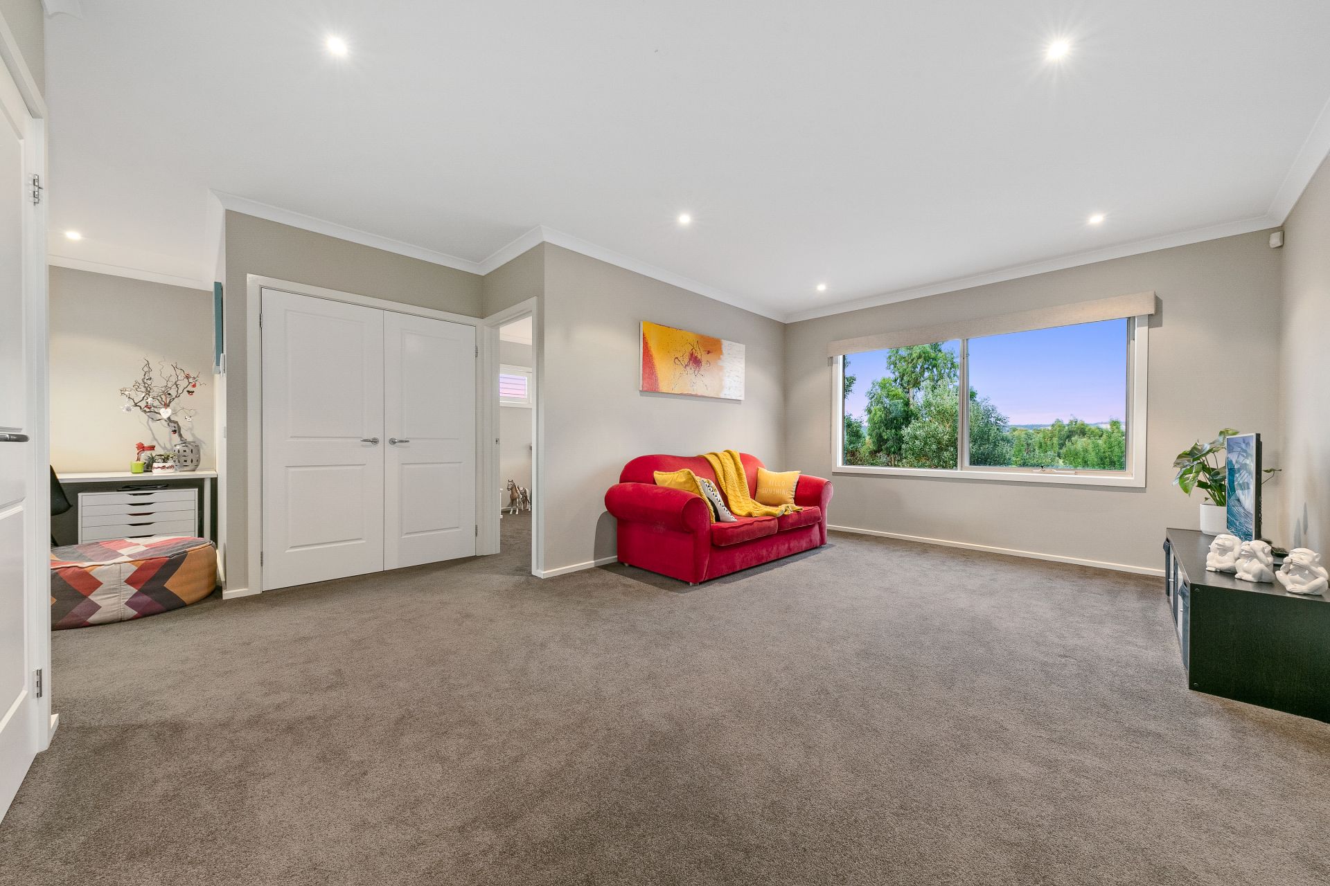 65 Skyline Drive, Officer OBrien Real Estate