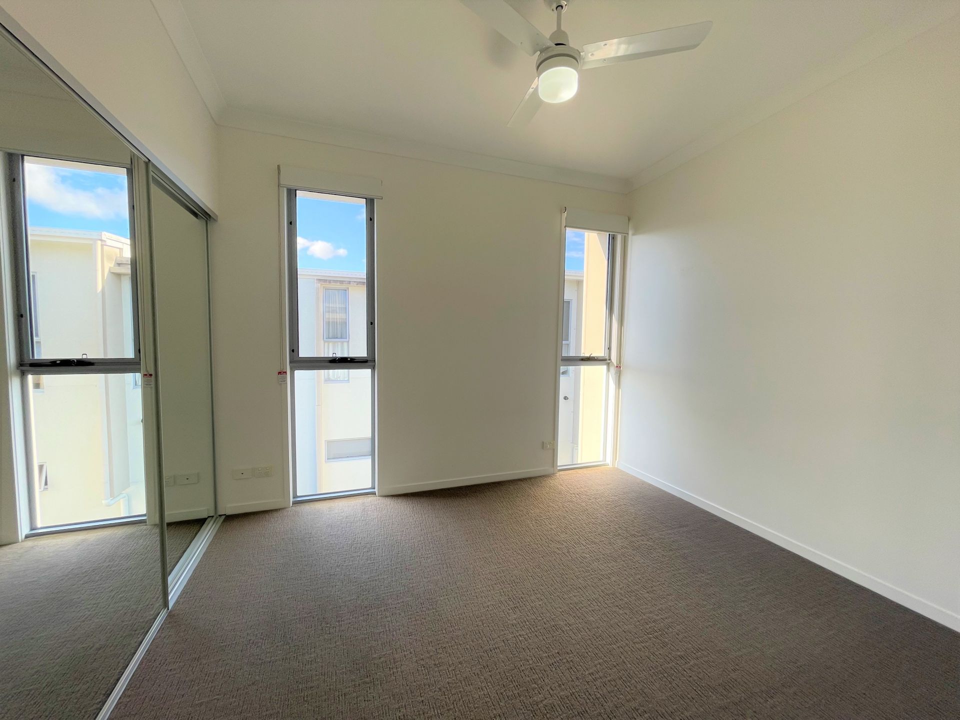 Real Estate For Sale 33/5036 Emerald Island Drive Carrara , QLD