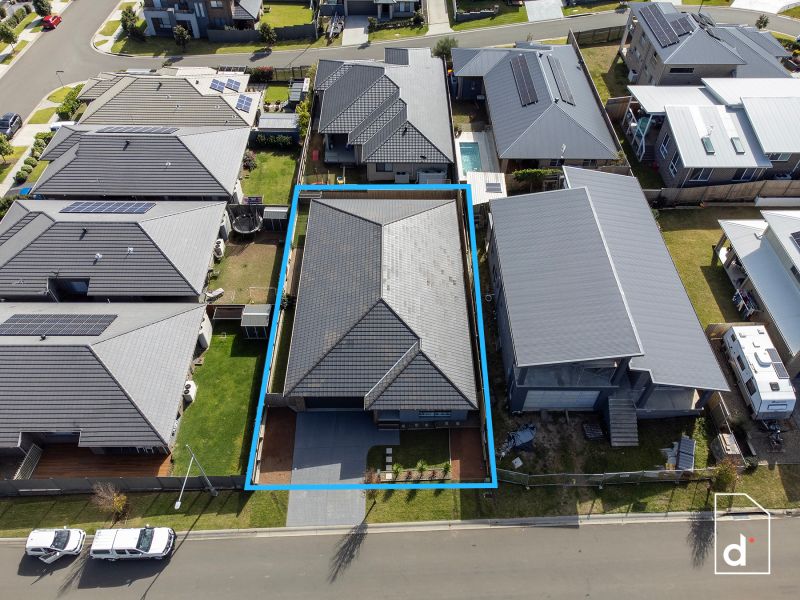 Sold property 975000 for 8 Huskisson Street Tullimbar , NSW 2527