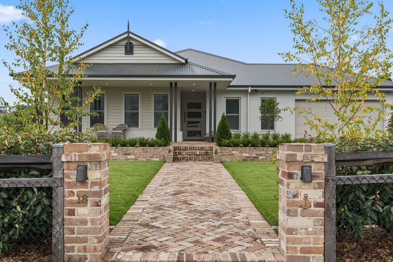 Real Estate For Sale 18 Challoner Rise Renwick , NSW