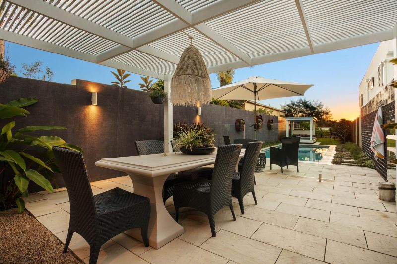 Real Estate For Lease 15 Savoy Drive Broadbeach Waters , QLD