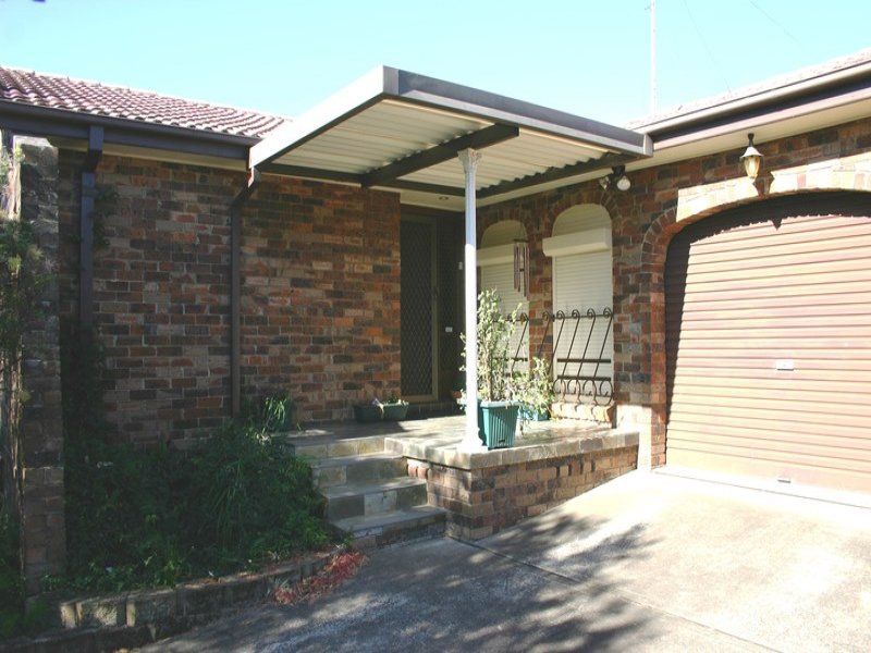 Real Estate For Sale 8 Moffat Place Minto , NSW