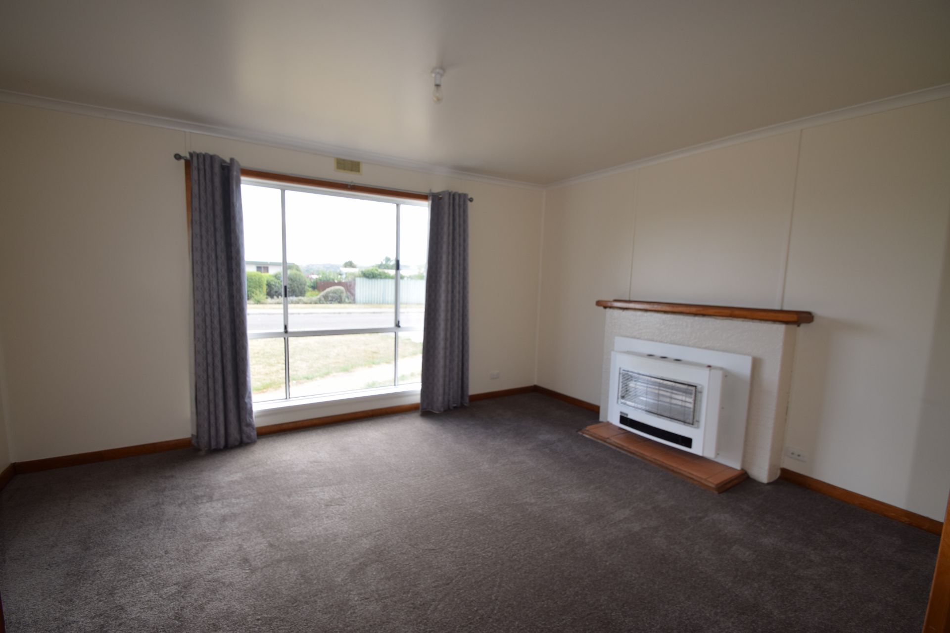 3 Carins Street, WAVERLEY Living Here Launceston