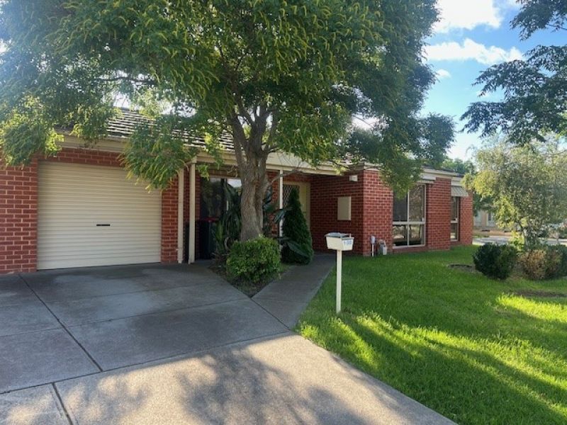 1/30 Waratah Drive, Altona Meadows First National Barlow McEwan Tribe