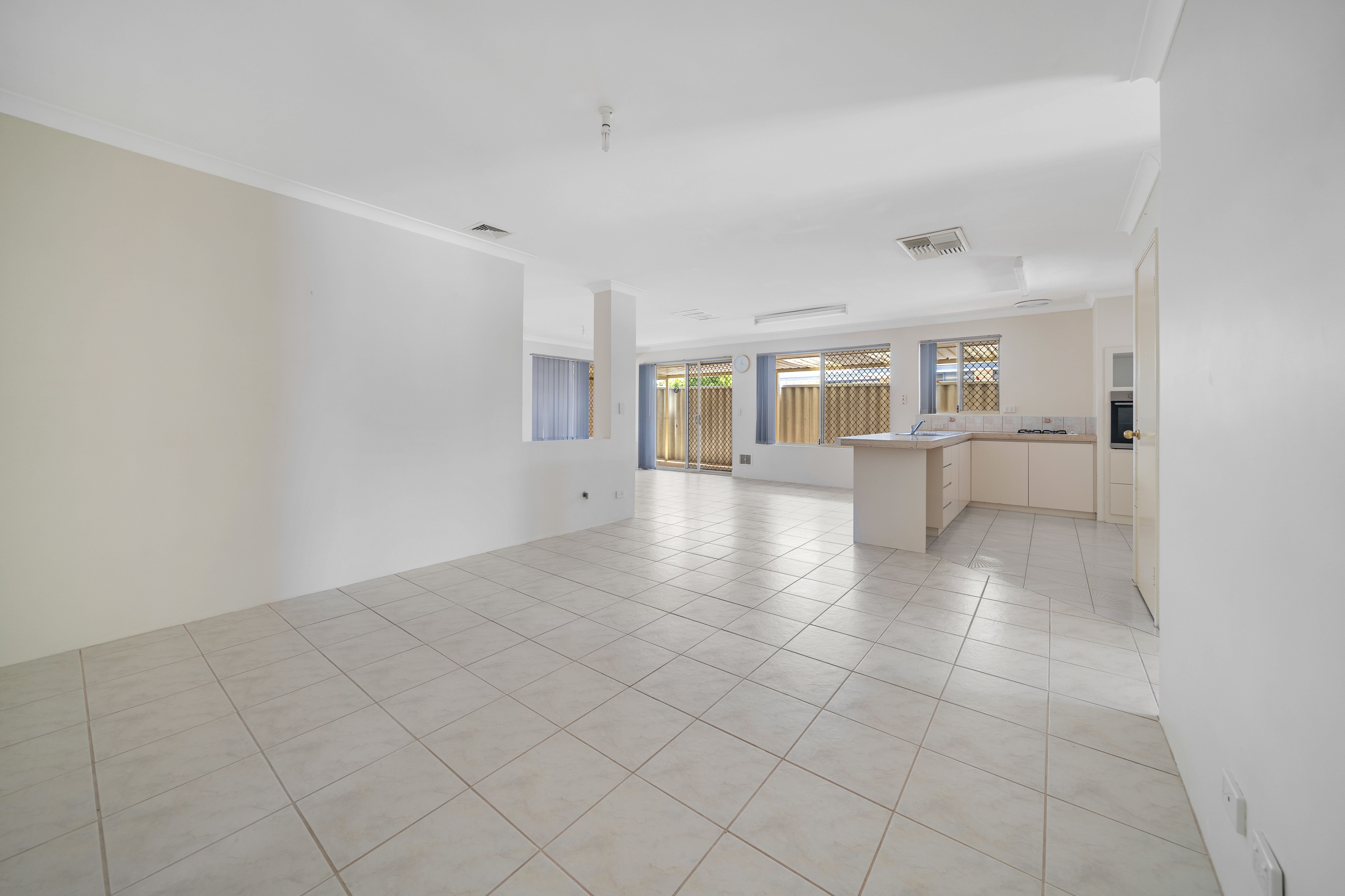 Real Estate For Sale 4/82 Hamilton Street Cannington , WA