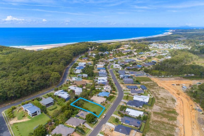 Real Estate For Sale 9 Seaforth Drive Valla Beach , NSW