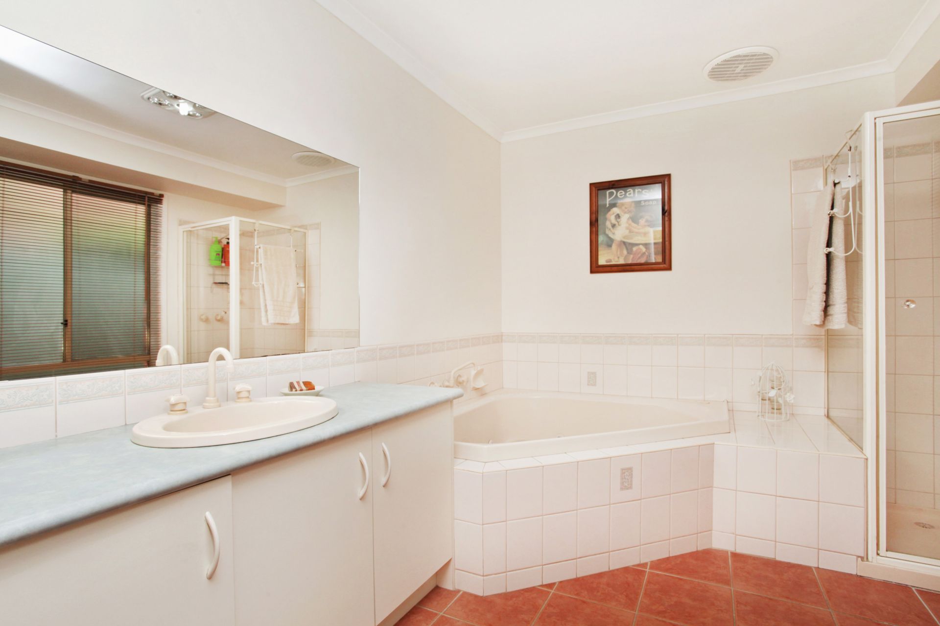 8 Learmonth Court, CAROLINE SPRINGS Sweeney Estate Agents