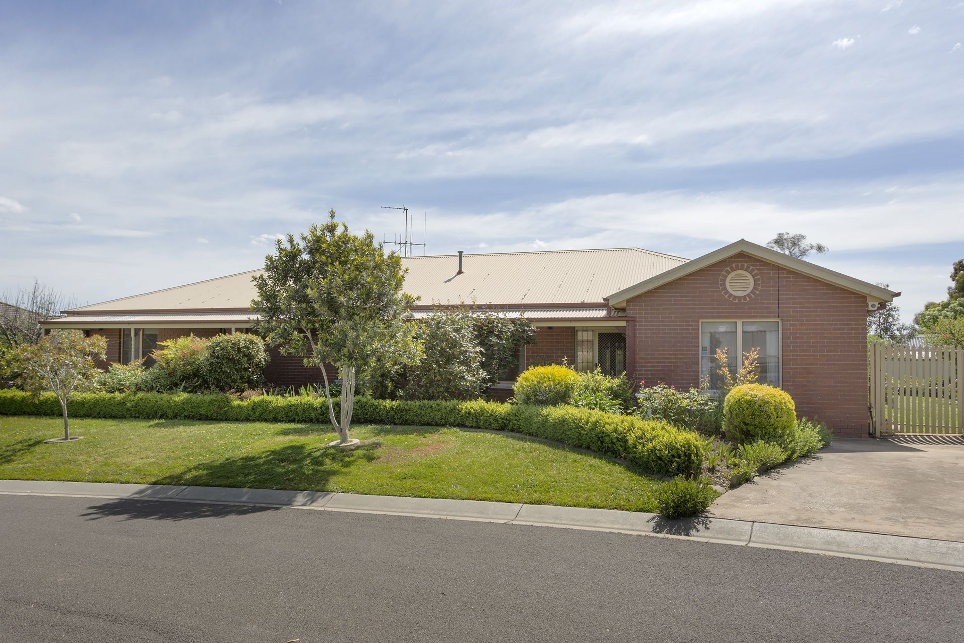 1 Sallys Lane, Kennington DCK Real Estate