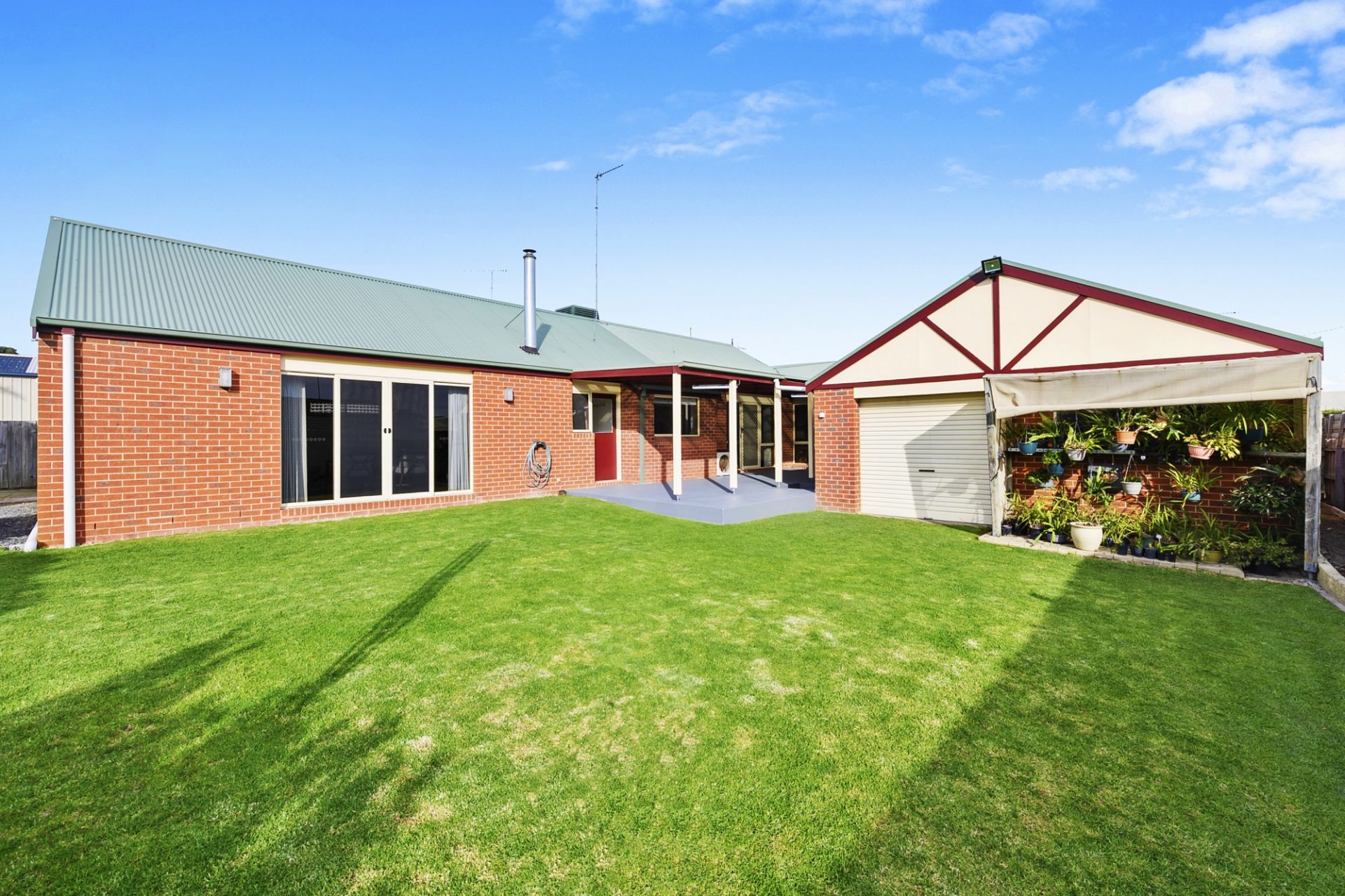 Real Estate For Sale 33 Warrawee Road Leopold , VIC