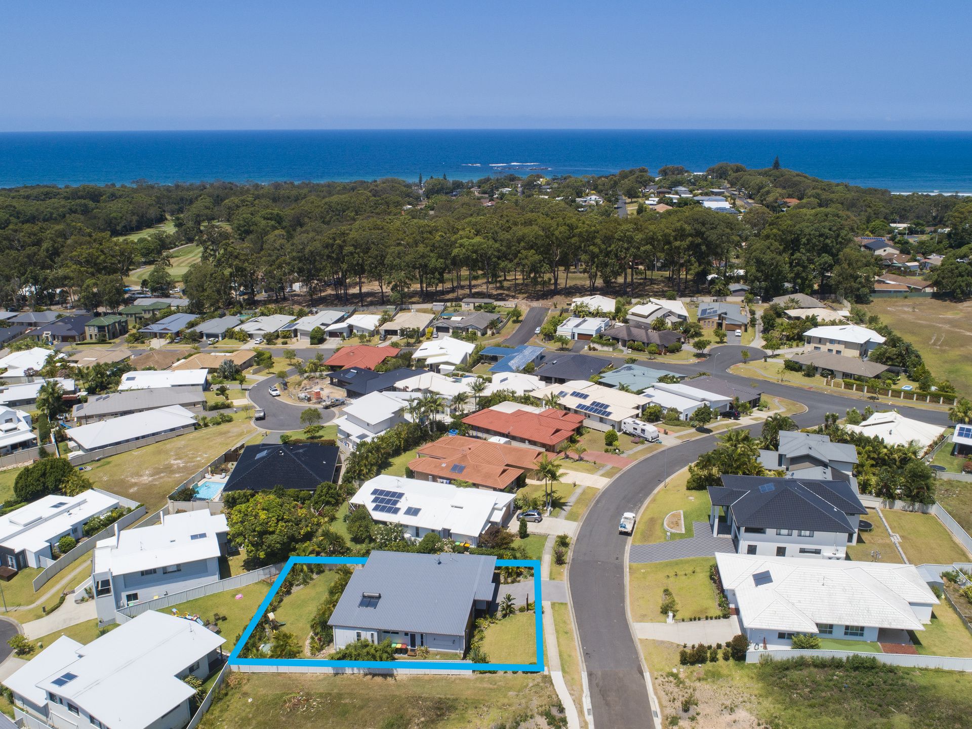 For Sale 12 Yachtsman Drive Safety Beach , NSW