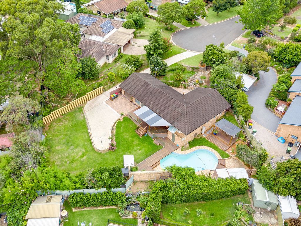 Real Estate For Sale 10 Kylie Place Camden South , NSW