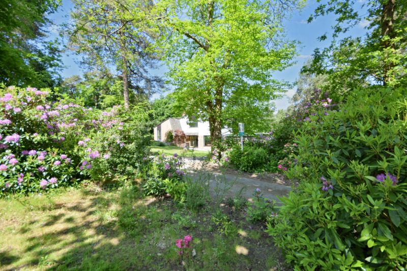 25 Longdown Road, Farnham Keats Fearn