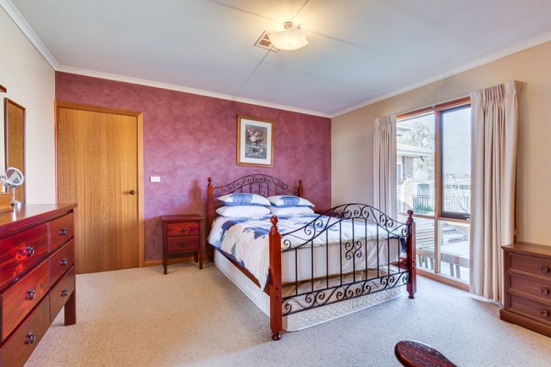 9 Ascot Avenue, Bacchus Marsh Sweeney Estate Agents