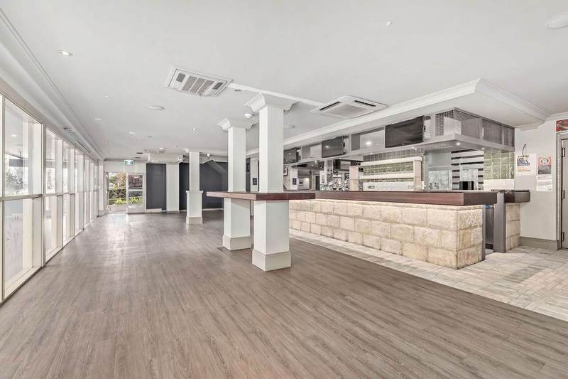 Manenti Quinlan & Associates Hotel For Sale, Freehold for Sale