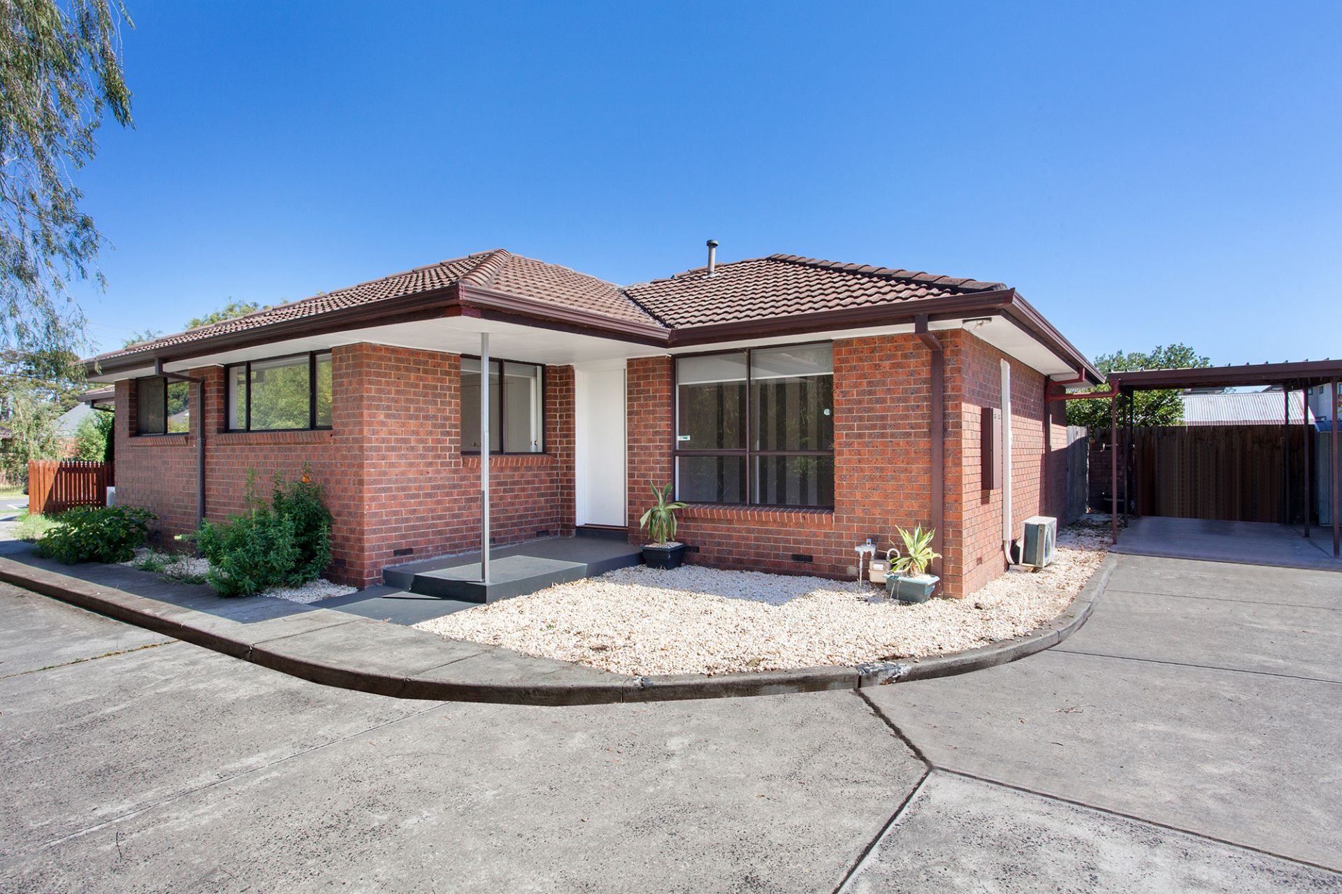 2/15 Burton Avenue, Clayton First National Clayton JXRE