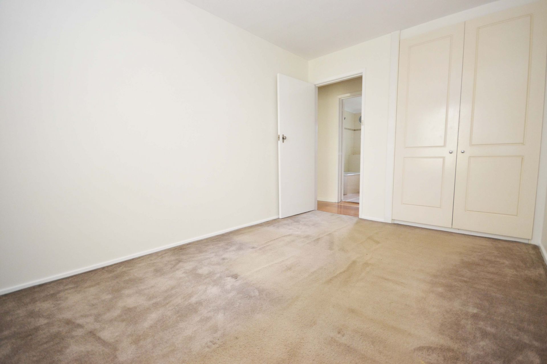 Real Estate For Lease 2/3 McLennan Place Preston , VIC